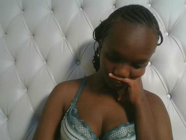 Naughtypetite1 live cam on BongaCams