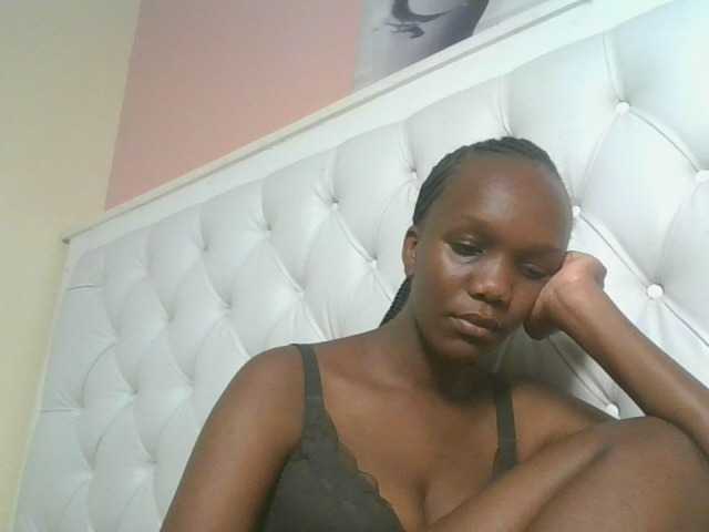 Naughtypetite1 live cam on BongaCams