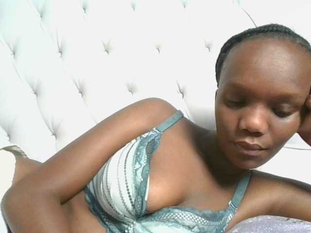 Naughtypetite1