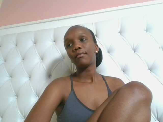 Naughtypetite1 webcam bongacams model stream image