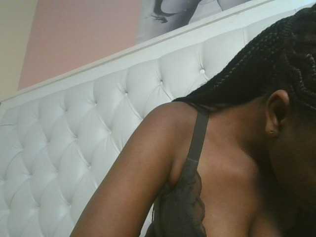 Naughtypetite1 live cam on BongaCams
