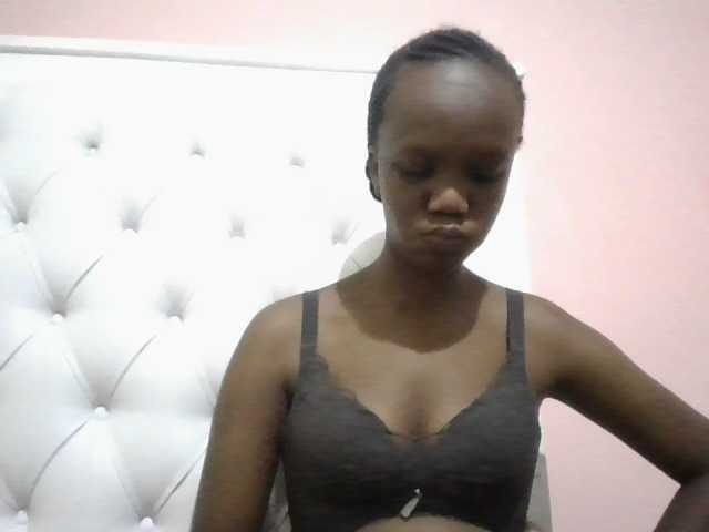 Naughtypetite1