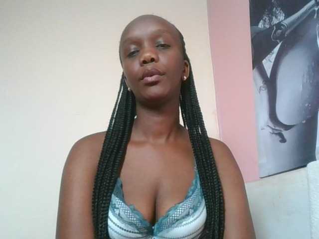 Naughtypetite1 live cam on BongaCams