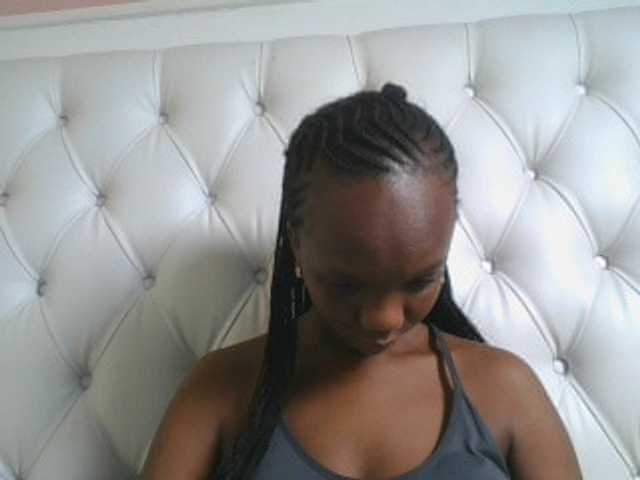 Naughtypetite1 live cam on BongaCams