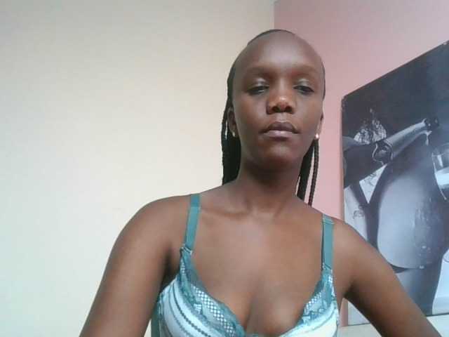 Naughtypetite1 live cam on BongaCams