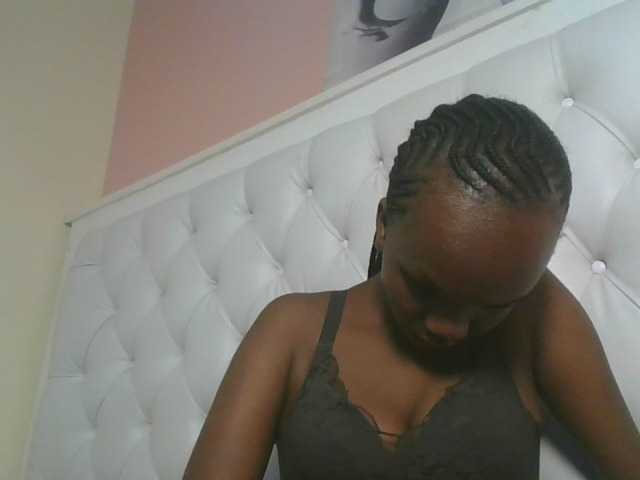 Naughtypetite1 live cam on BongaCams