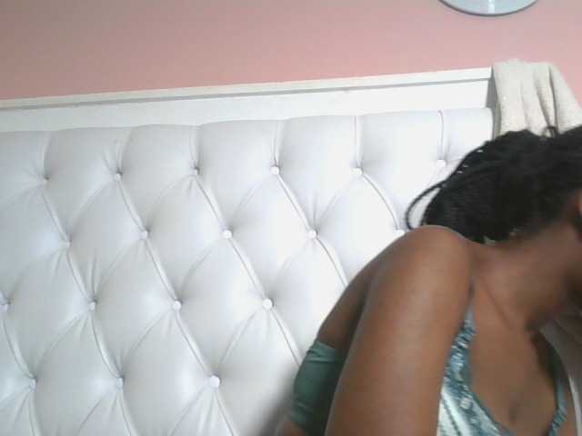 Naughtypetite1