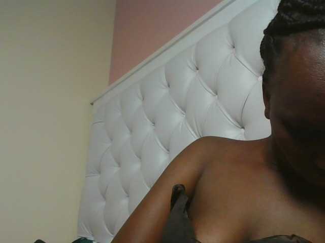 Naughtypetite1