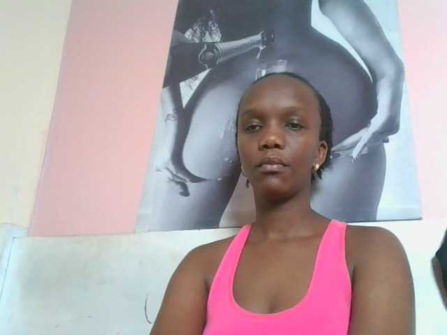 Naughtypetite1 live cam on BongaCams