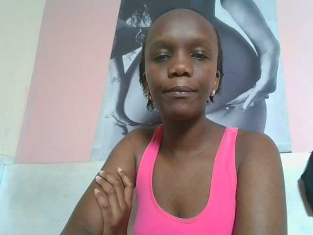 Naughtypetite1 live cam on BongaCams