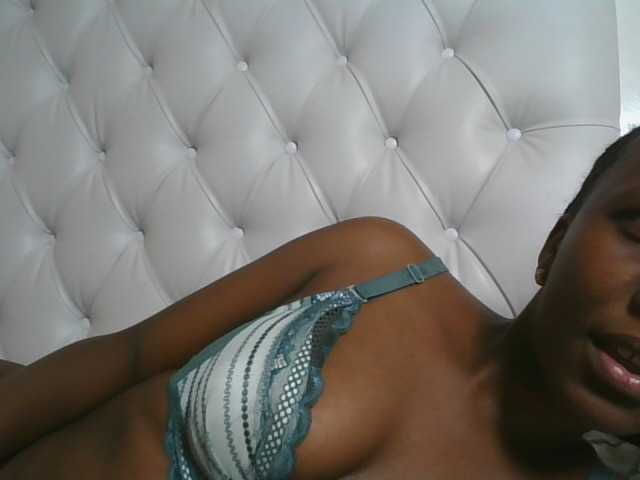 Naughtypetite1