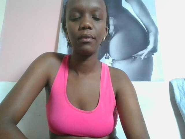 Naughtypetite1 live cam on BongaCams