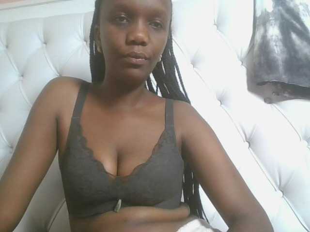 Naughtypetite1 live cam on BongaCams