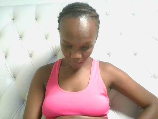 Naughtypetite1 live cam on BongaCams