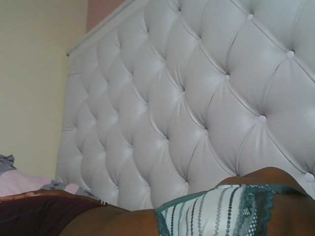 Naughtypetite1, live now on BongaCams