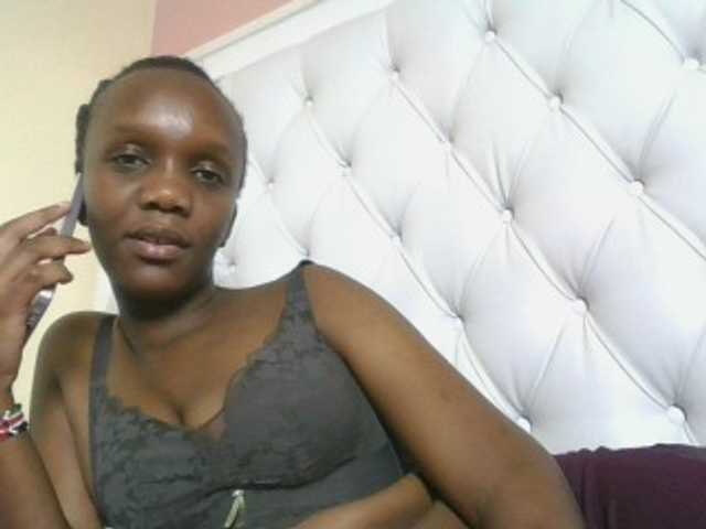 Naughtypetite1 live cam on BongaCams