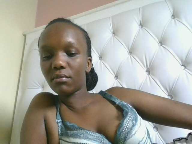 Naughtypetite1 live cam on BongaCams