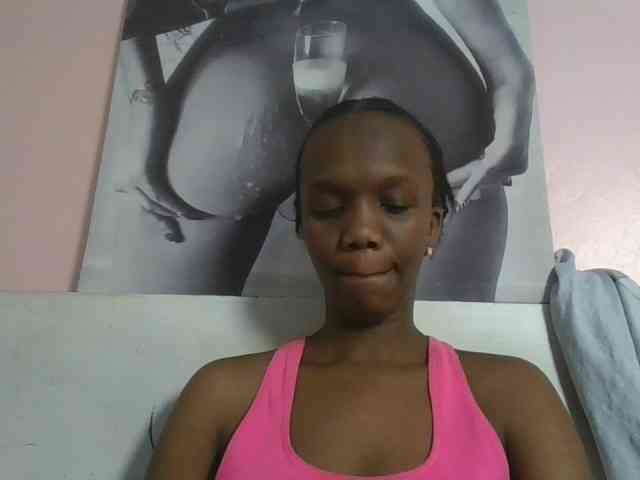 Naughtypetite1 webcam
