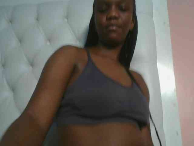 Naughtypetite1 webcam