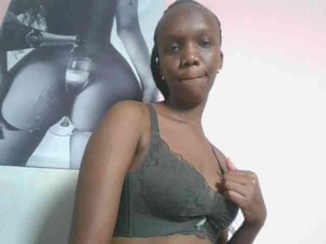Naughtypetite1 webcam