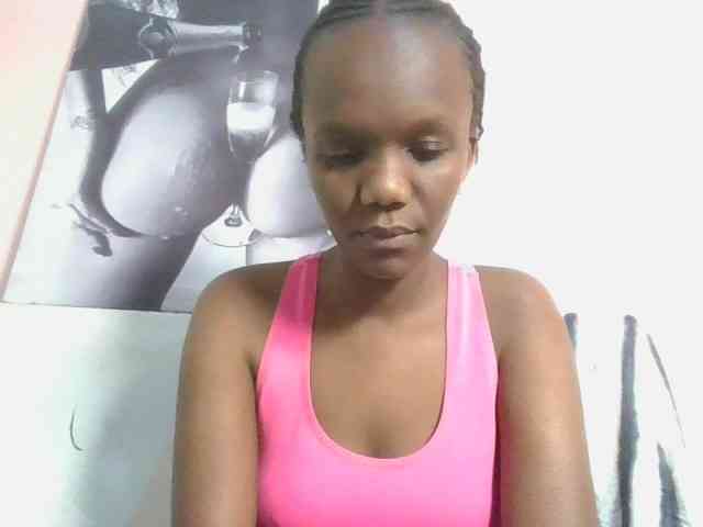 Naughtypetite1 webcam