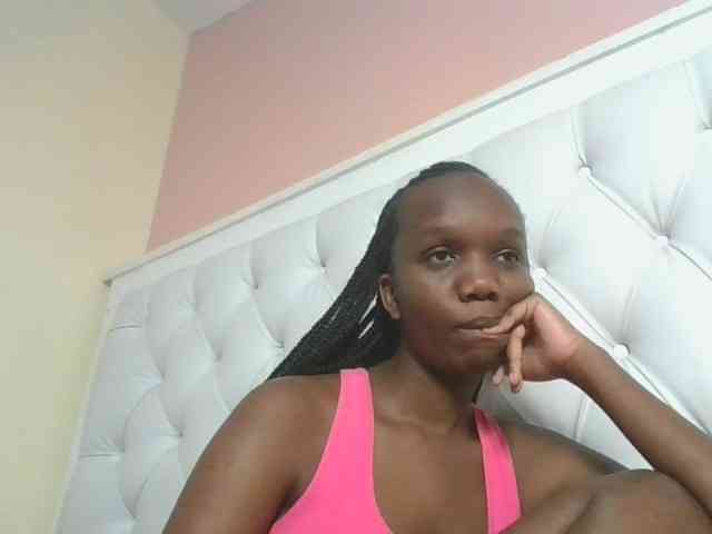 Naughtypetite1 webcam