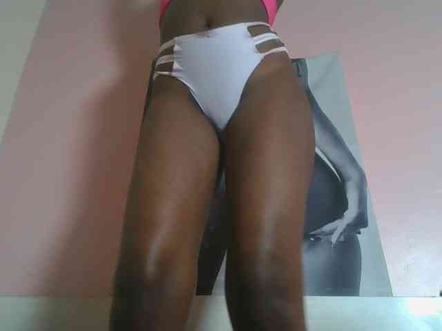 Naughtypetite1 webcam