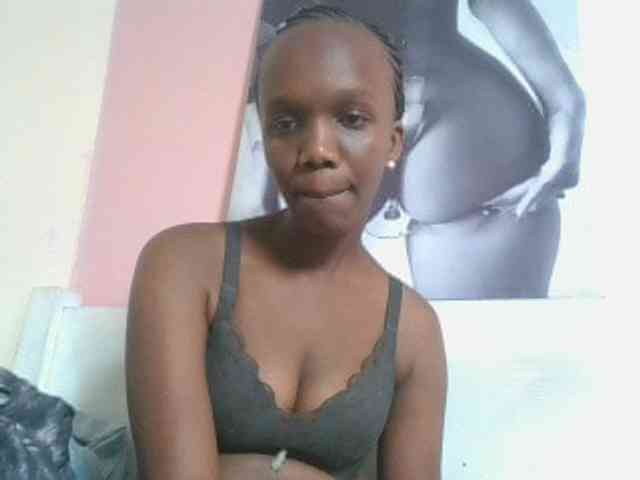 Naughtypetite1 webcam