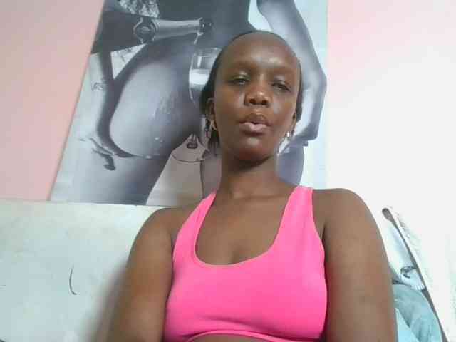 Naughtypetite1 webcam