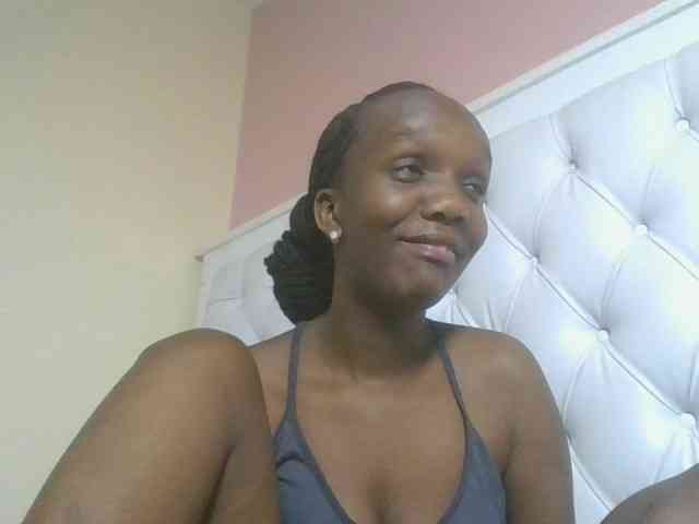 Naughtypetite1 webcam