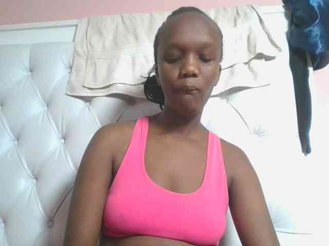 Naughtypetite1 webcam