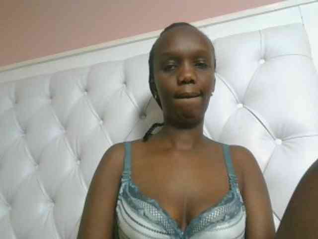 Naughtypetite1 webcam