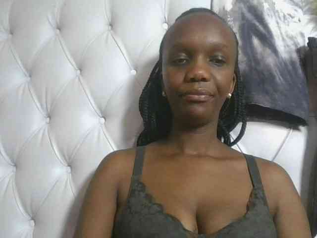 Naughtypetite1 webcam