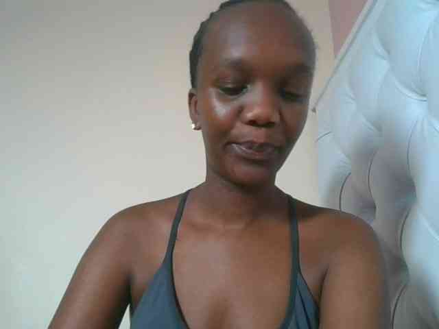 Naughtypetite1 webcam