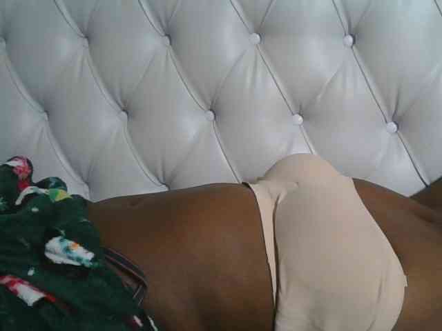 Naughtypetite1's webcam live show