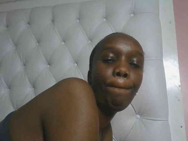 Naughtypetite1 webcam