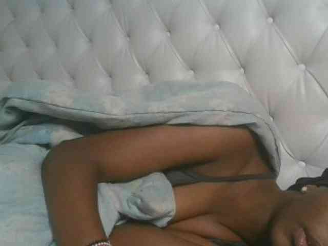 Naughtypetite1 webcam