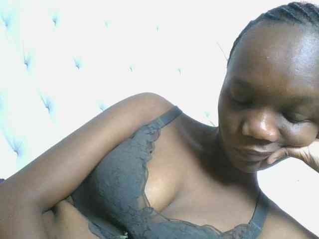 Naughtypetite1 webcam