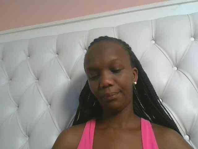 Naughtypetite1 webcam