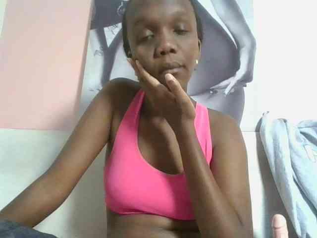 Modelo: Naughtypetite1