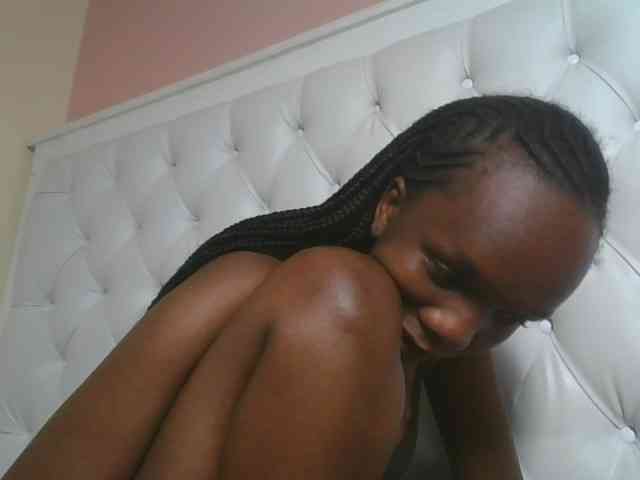 Naughtypetite1 webcam