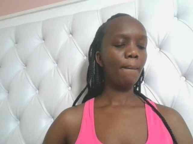 Naughtypetite1 webcam