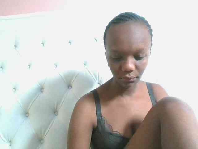 Naughtypetite1 webcam