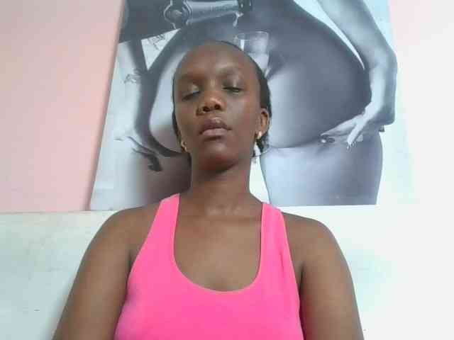 Naughtypetite1 webcam