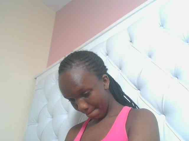 Naughtypetite1 webcam