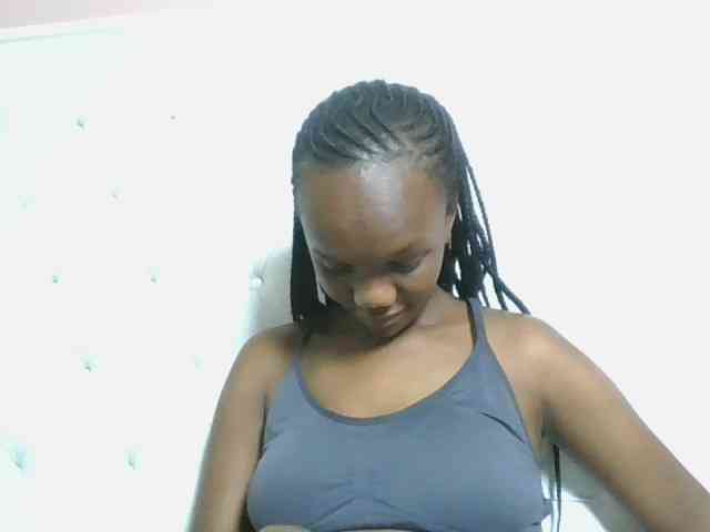 Naughtypetite1 webcam