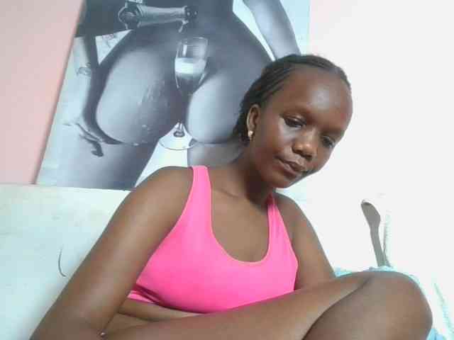 Naughtypetite1 webcam
