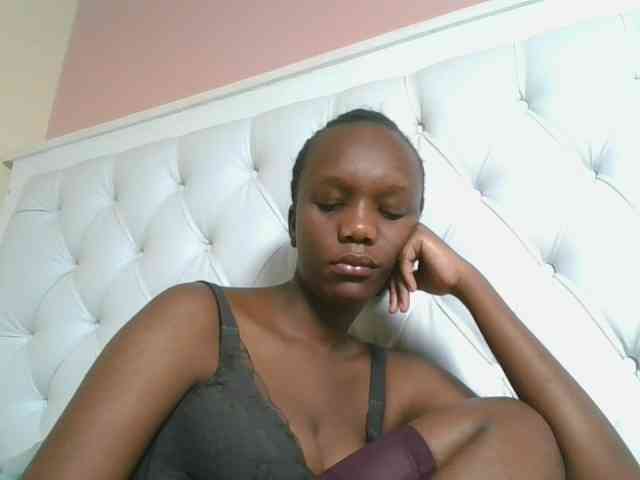 Naughtypetite1 webcam