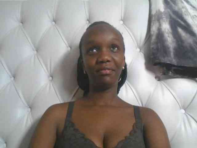 Naughtypetite1 webcam