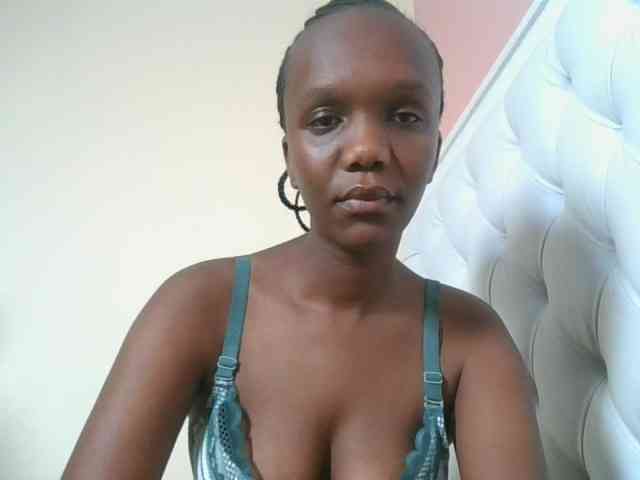 Naughtypetite1 Naughtypetite1